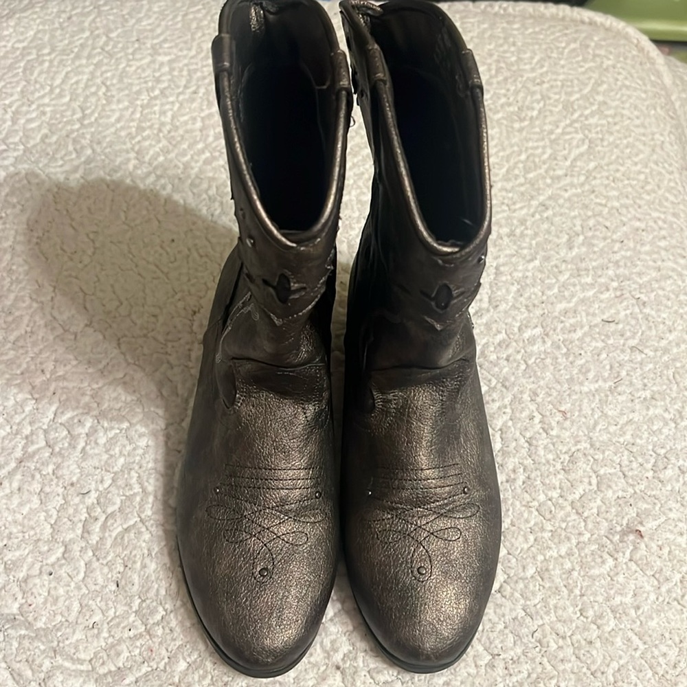Big Girl’s Cowboy Boots, size 4, excellent condition!